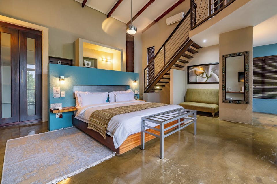 Executive Family (2) | Premium bedding, minibar, in-room safe, desk