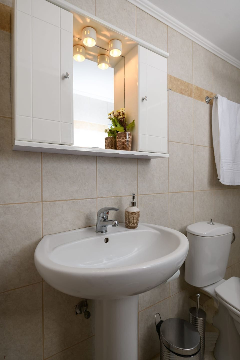 bathroom 