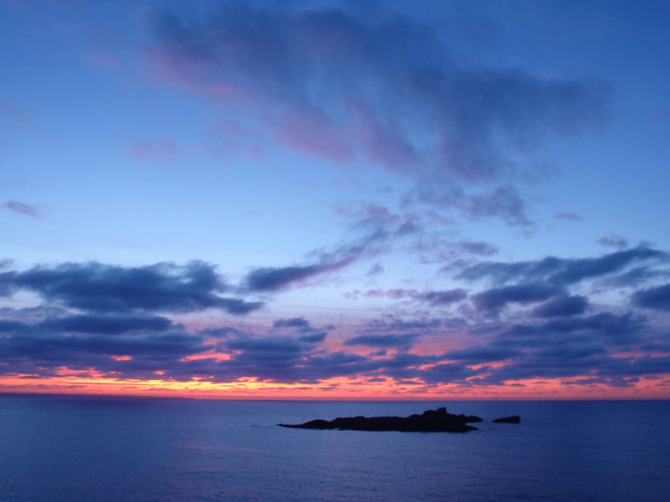 Sunrise over the Island, a beautiful day to come