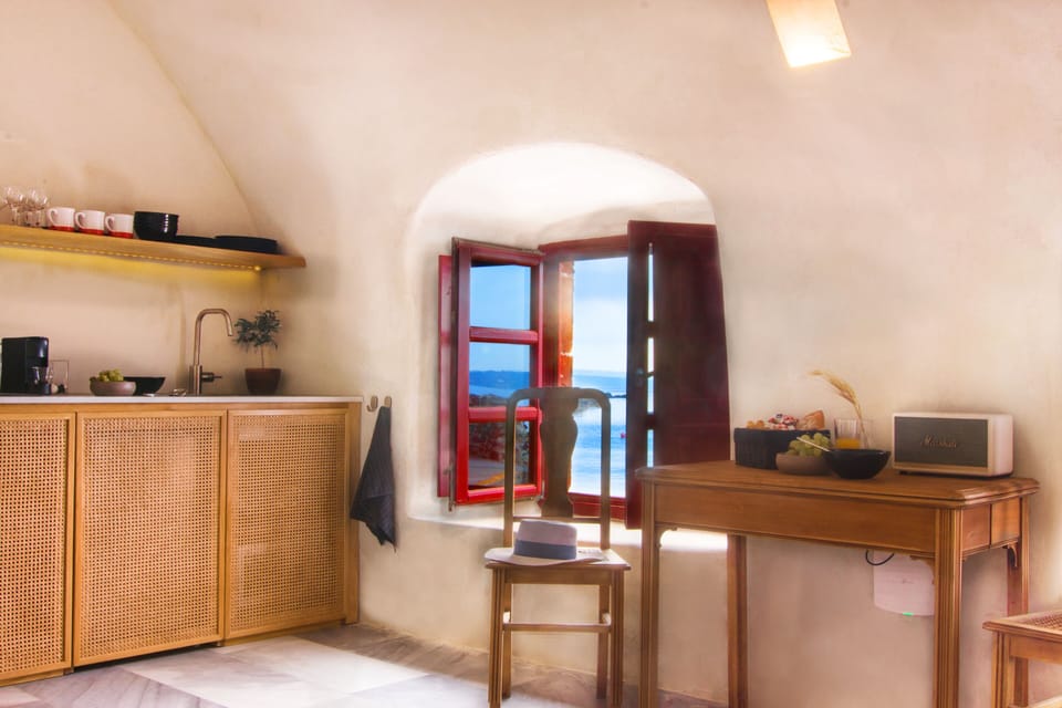Fully equipped kitchenette 