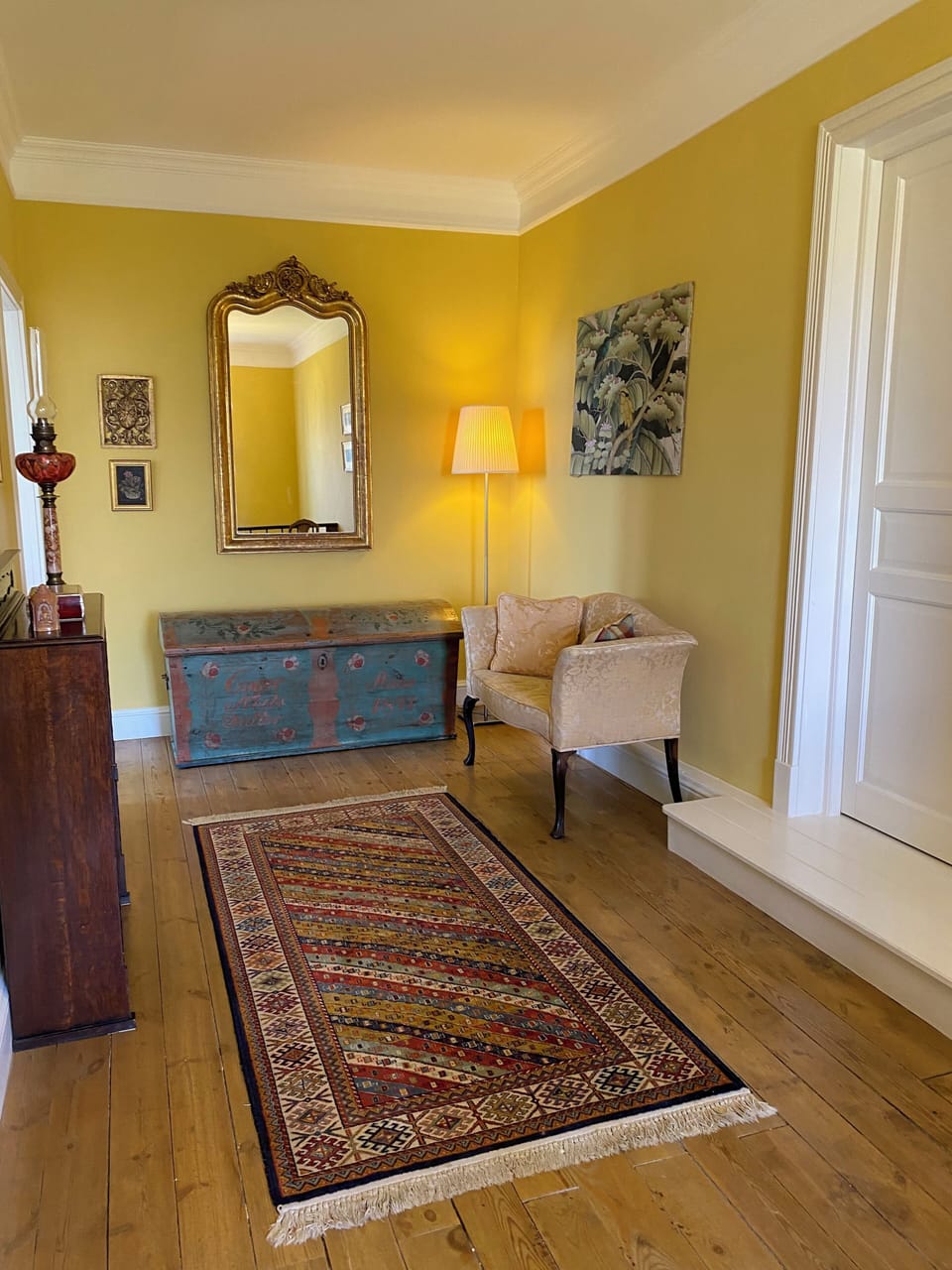 This double shower room has the option of being totally private for bedroom 3