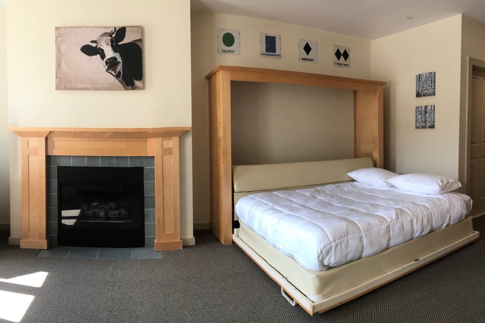 Murphy bed 