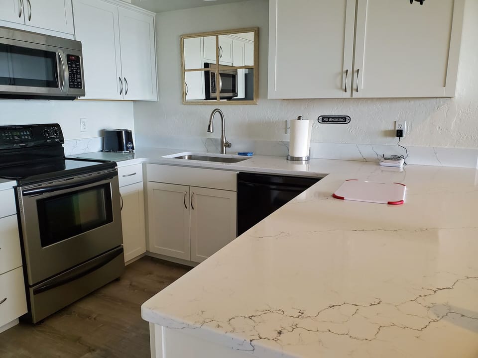 Brand new kitchen and appliances installed 3/19