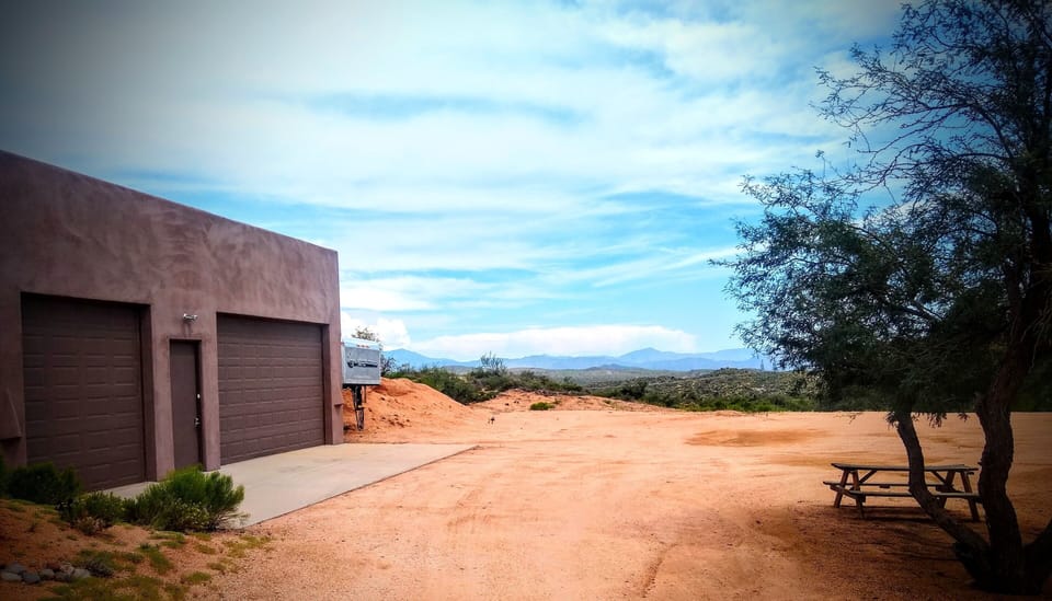 The garage & entrance to the Studio. Outside parking and an unobstructed view.
