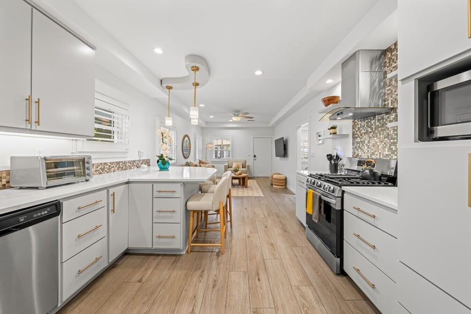 Fully stocked kitchen