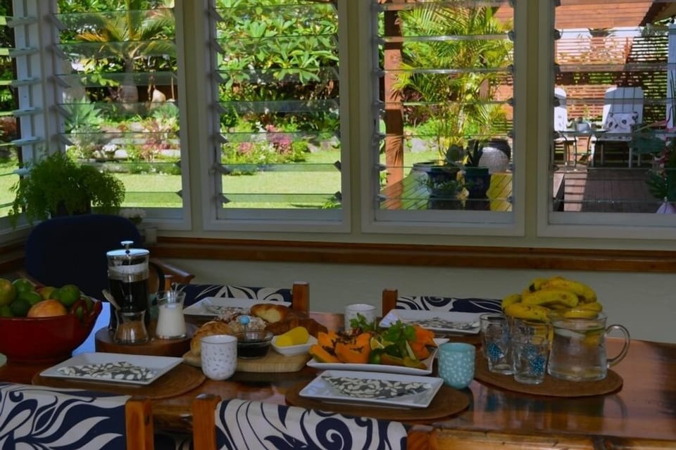 Dining with Garden View