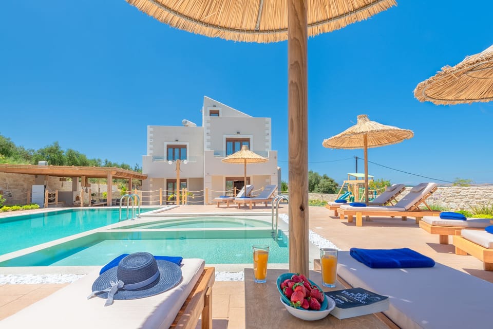  The pool terrace is equipped with sun beds and umbrellas!