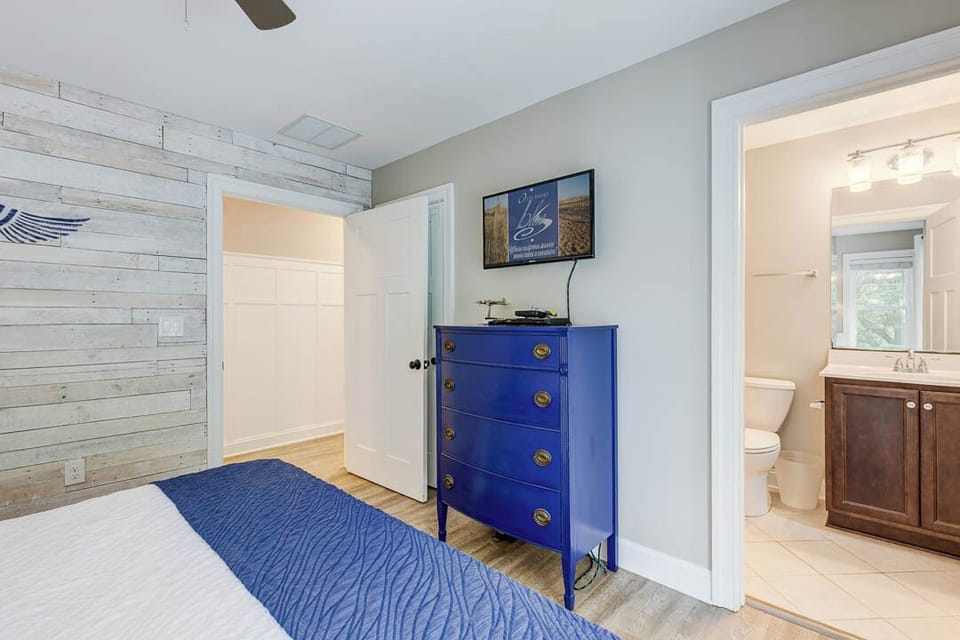Mid-Level King Master Bedroom with Deck Access