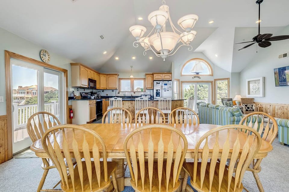 Top-Level Dining Room with Table (seats 10)