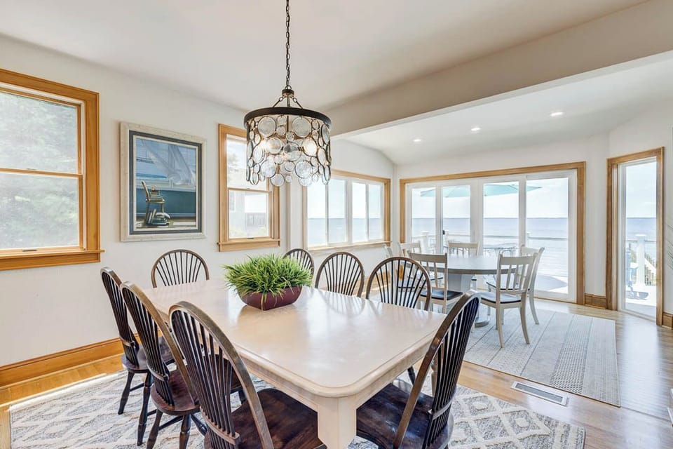 Mid-Level Dining Room with Table (seats 8)