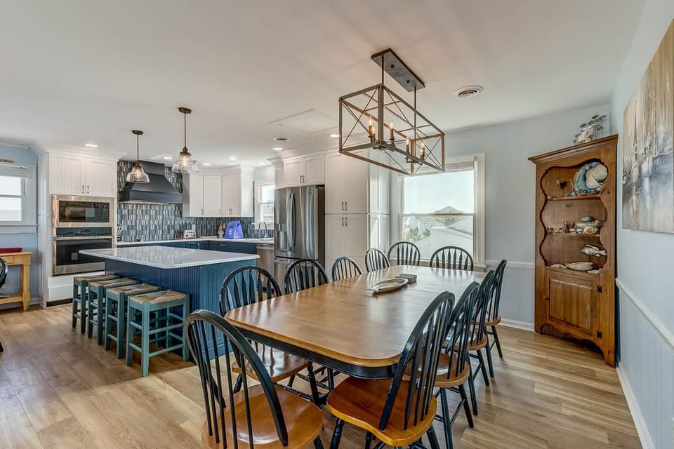 Top-Level Dining Room with Table (seats 10)