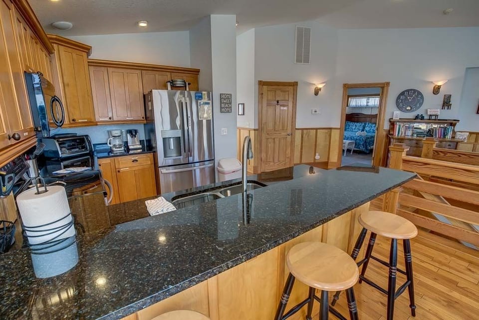 Top-Level Kitchen with Bar (seats 3)