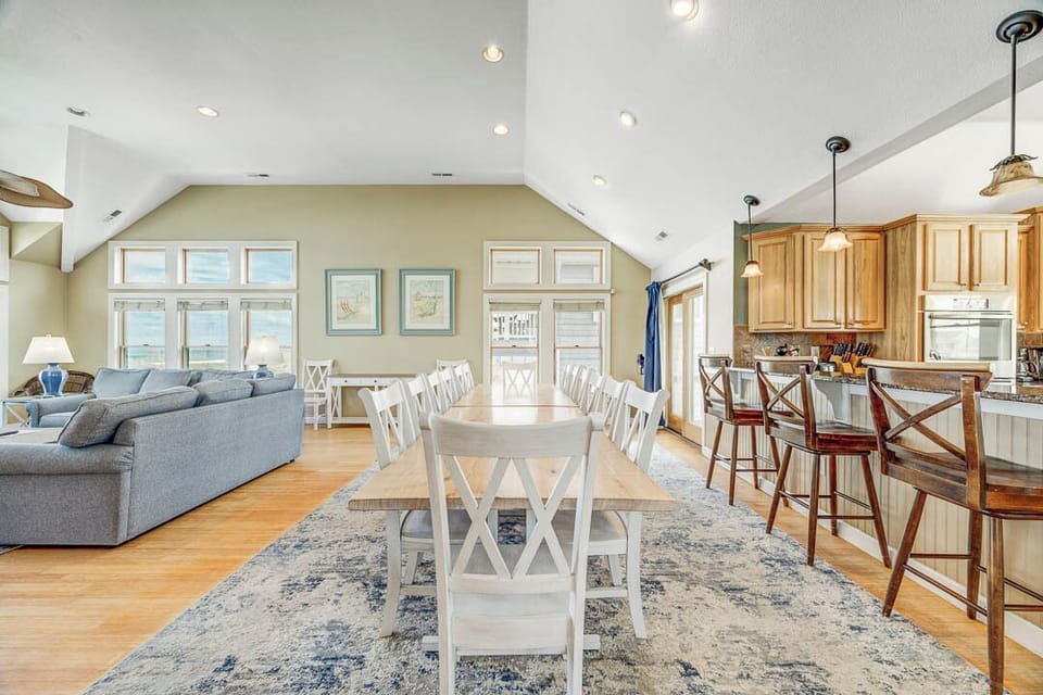Top-Level Dining Room with Table (seats 14)