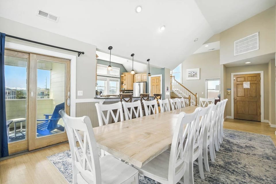 Top-Level Dining Room with Table (seats 14)