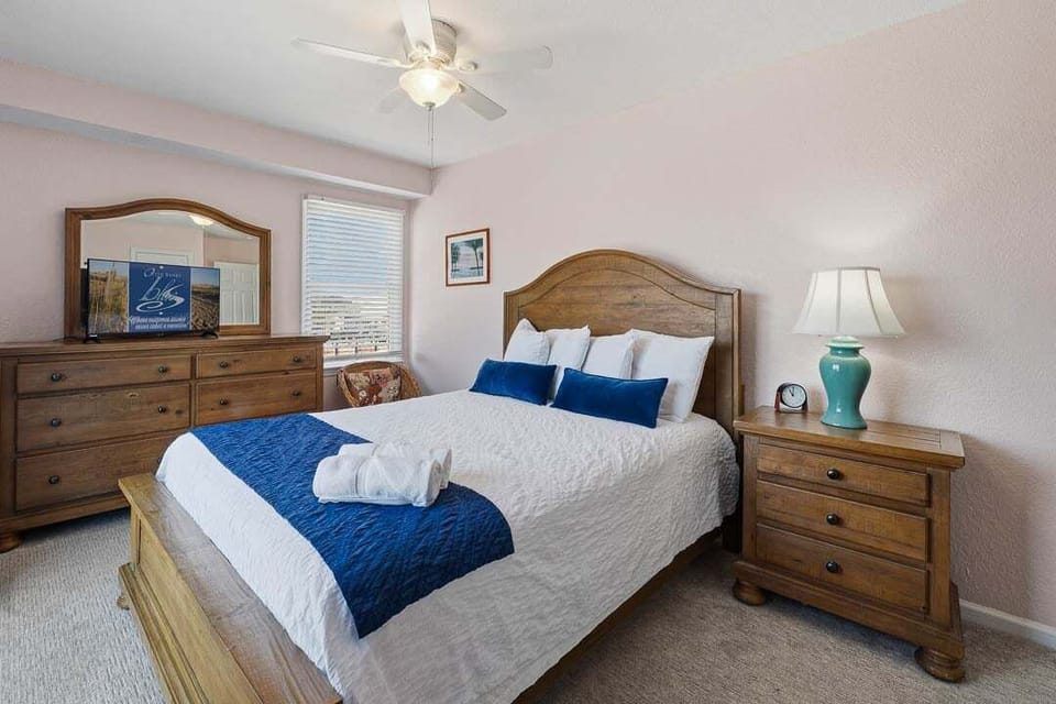 Mid-Level Queen Bedroom with Deck Access