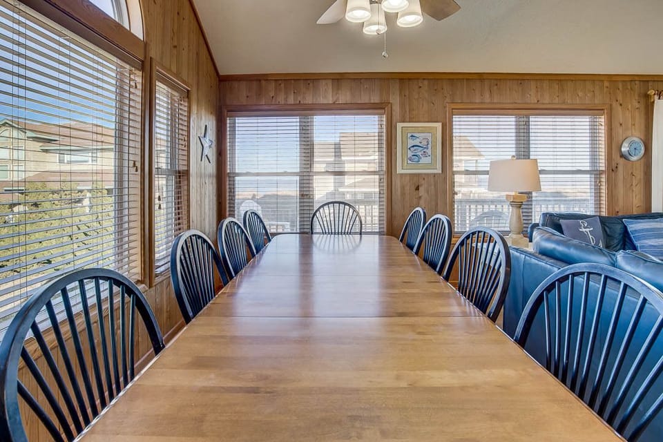 Top-Level Dining Room with Table (seats 8)