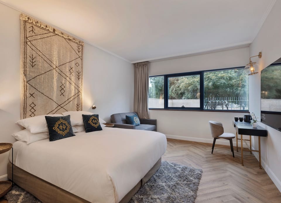 Superior Room | In-room safe, blackout drapes, free WiFi, bed sheets