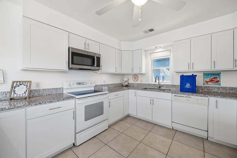 Top-Level Kitchen with Bar (seats 3)