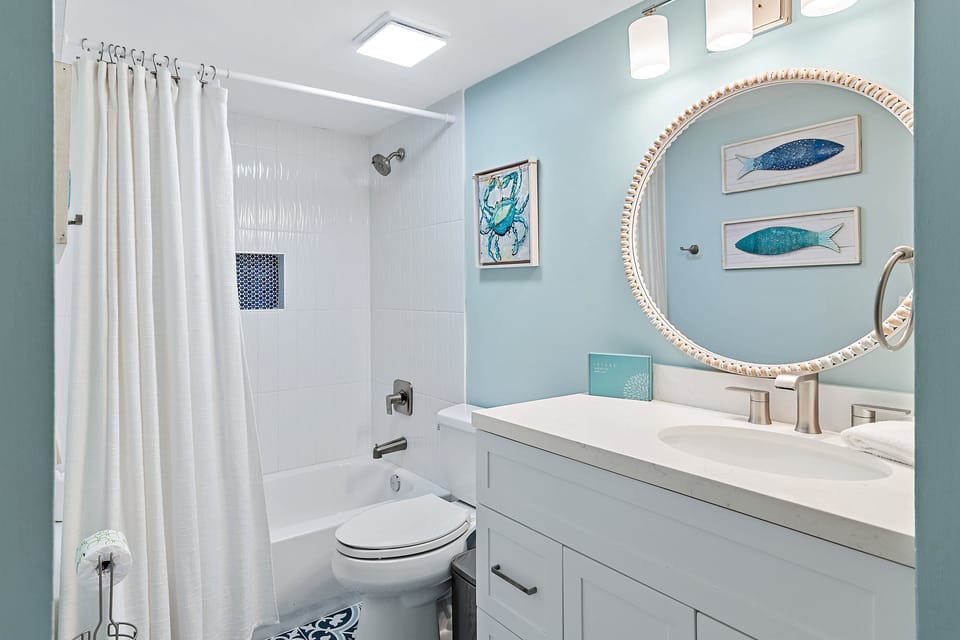 Guest Bathroom- downstairs