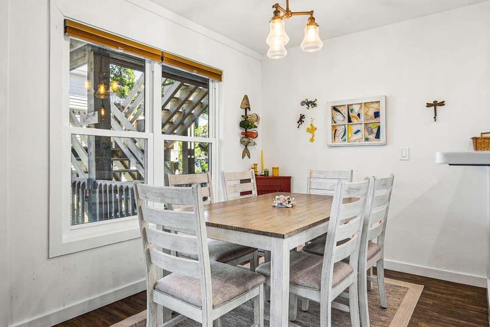 Main-Level Dining Table (seats 6)