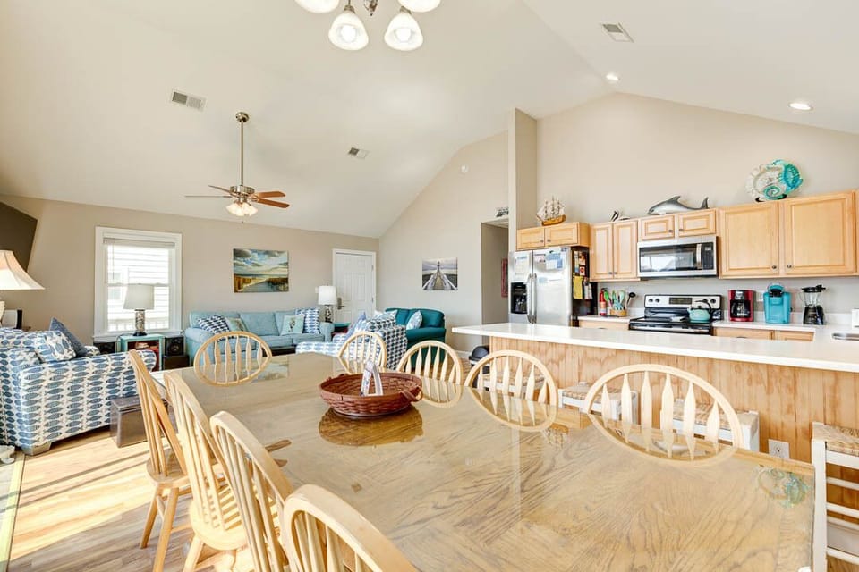 Top-Level Dining Room with Table (seats 10)