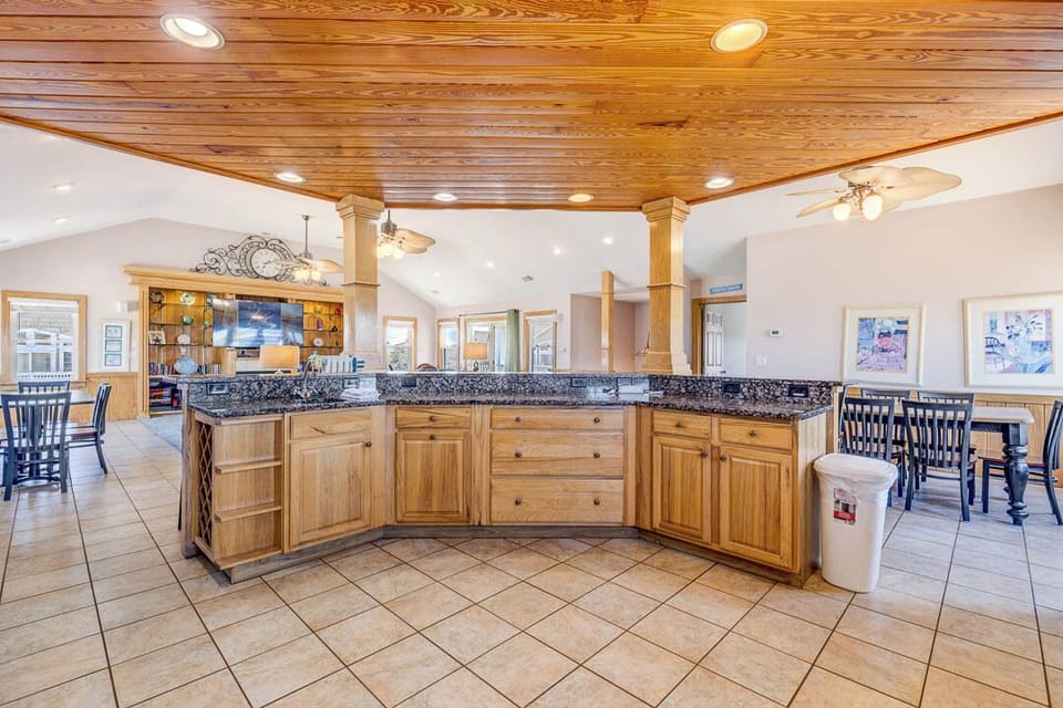 Top-Level Kitchen with Bar (seats 8)