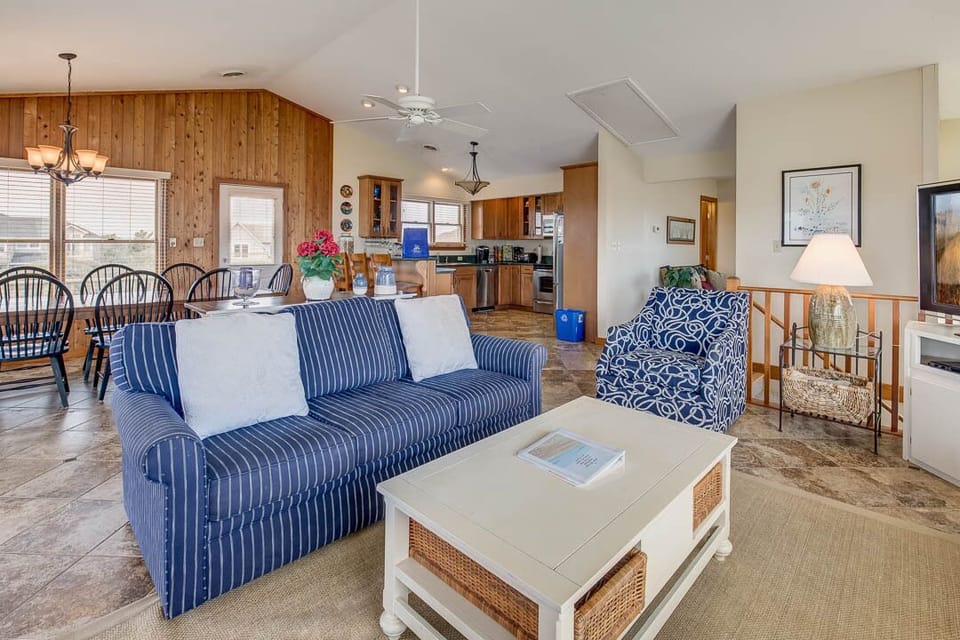 Top-Level Great Room with Deck Access