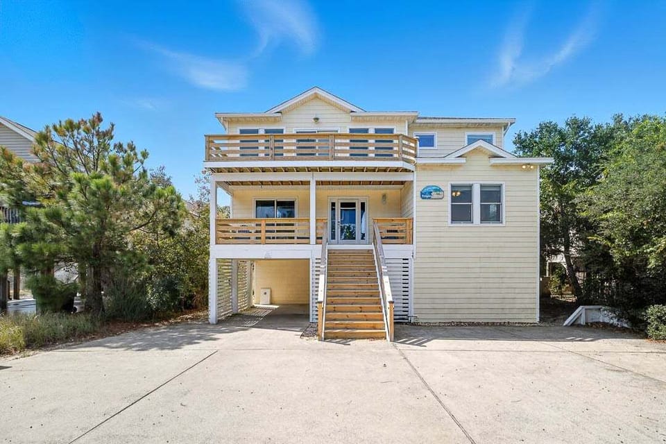 Front Exterior of Tropical Dream