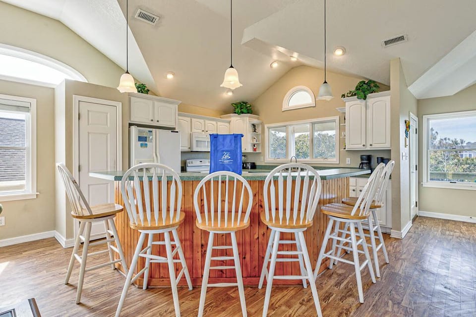 Top-Level Kitchen with Bar (seats 8)