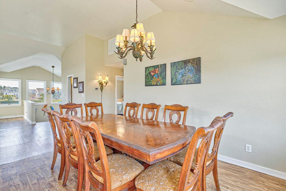 Top-Level Dining Room with Table (seats 10)