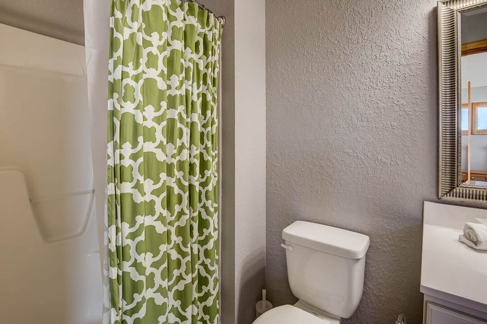 Top-Level Queen Master Bathroom