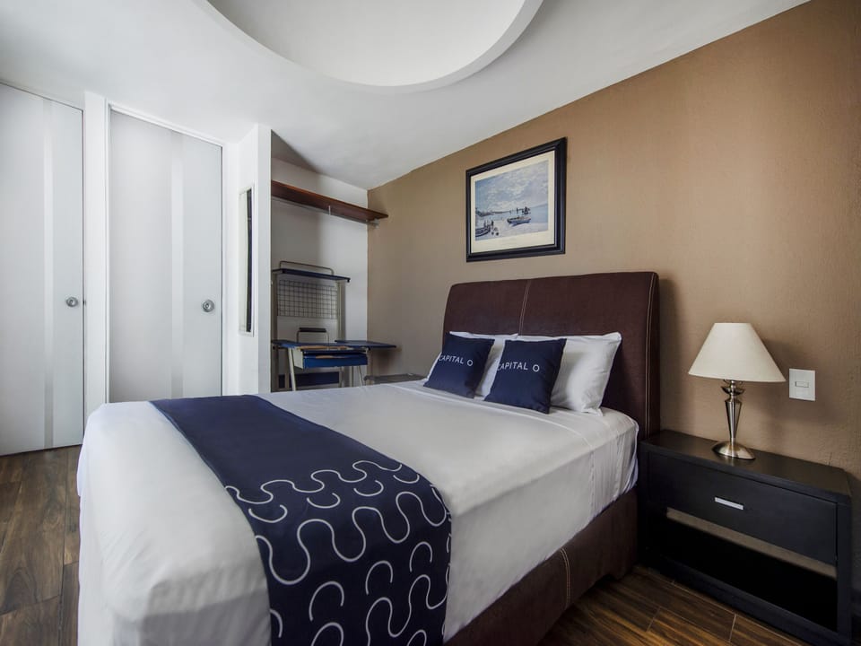Gratitud | Desk, iron/ironing board, free WiFi, bed sheets