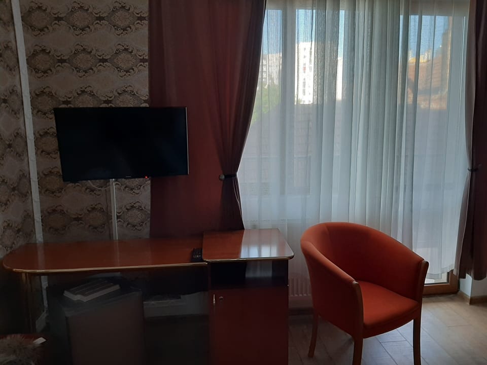 Comfort Twin Room, Smoking, City View | Blackout drapes, iron/ironing board, free WiFi