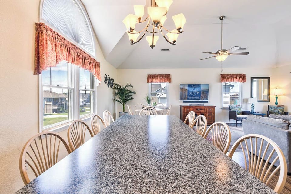 Top-Level Dining Room with Table (seats 10)