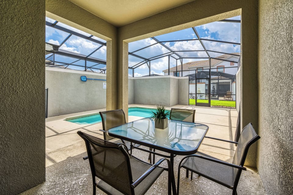 Seating area for dining area