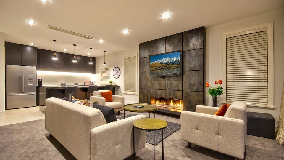 Open plan kitchen and lounge area