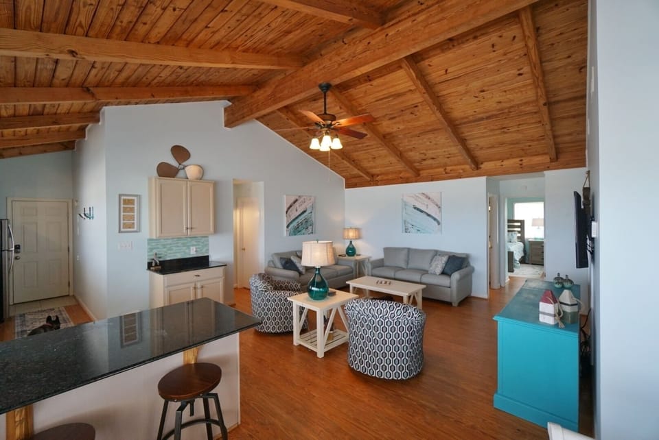 Living Room with vaulted ceilings