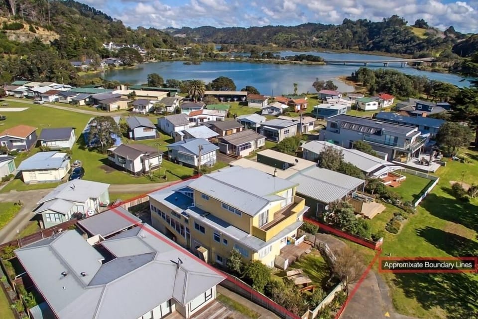 Waiwera Upriver