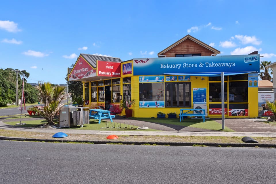 Estuary Store  
