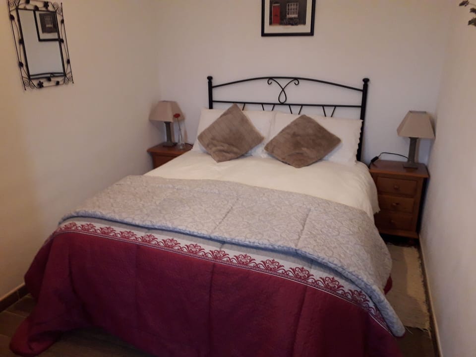 Kayenne 1 new king size bed. October 2018.
