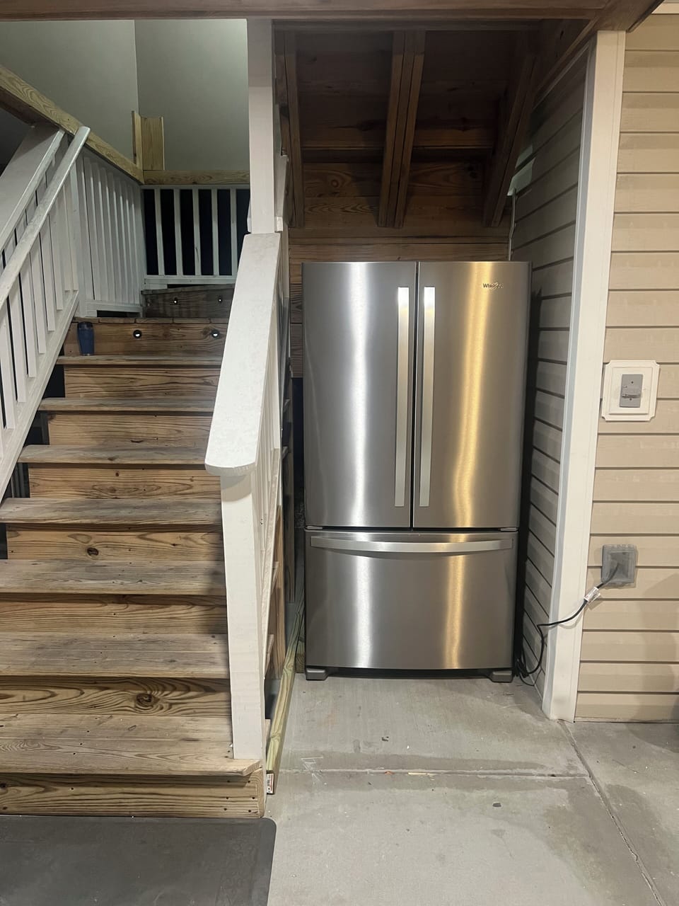 Keep groceries, drinks, and popsicles poolside in the outdoor full-size fridge.