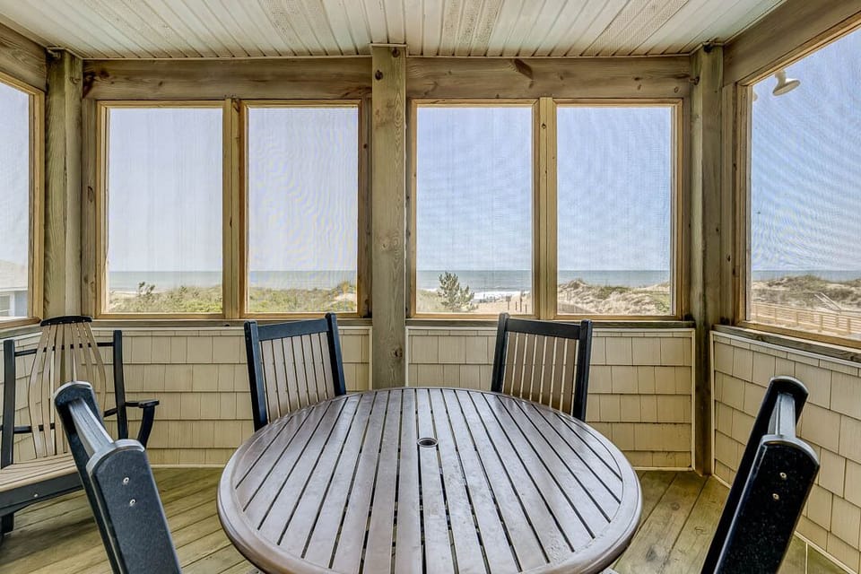 Top-Level Screened Porch
