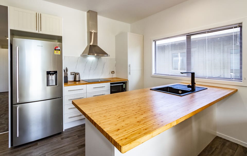 Well equipped modern kitchen 