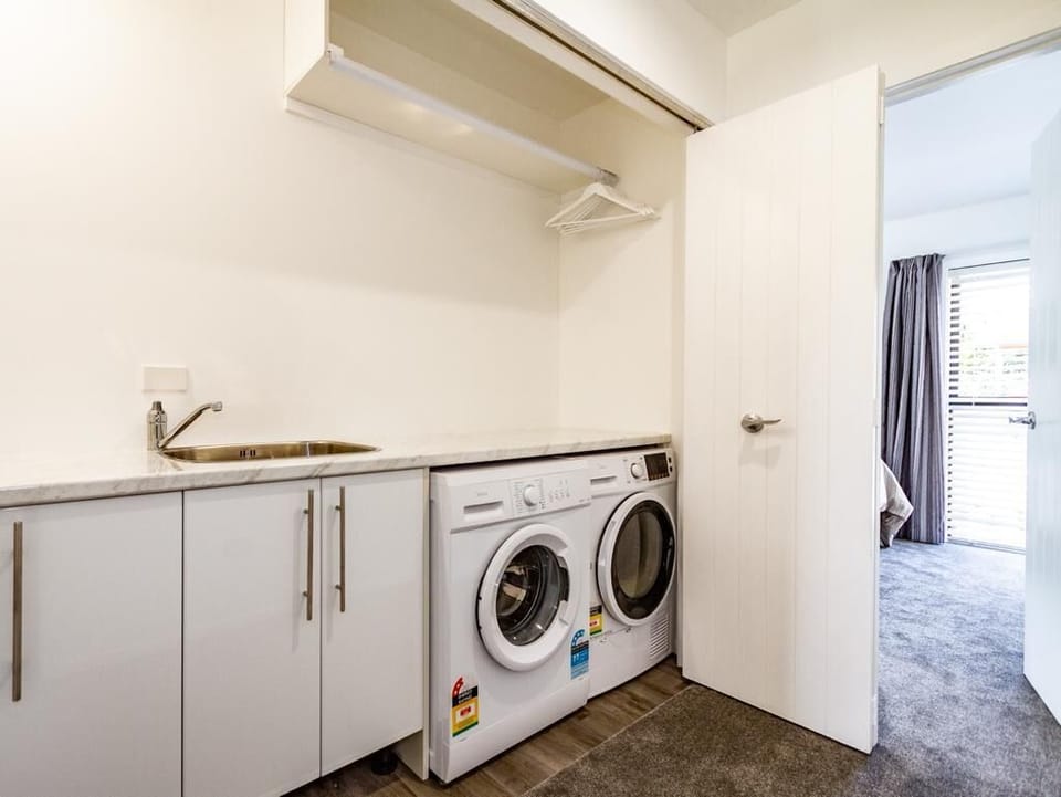 Internal laundry / drying room with closing doors 