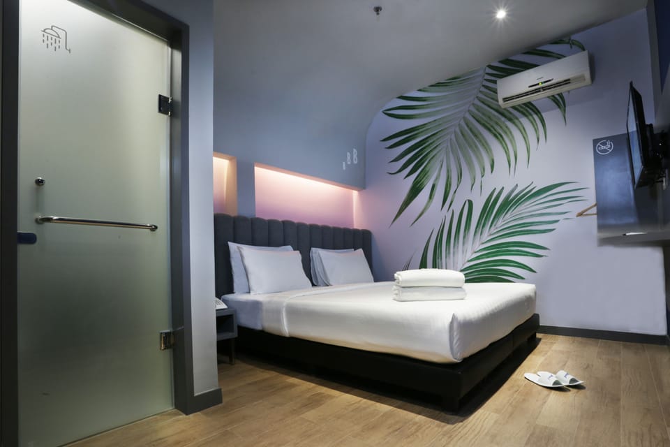 Desk, WiFi (free), bed sheets