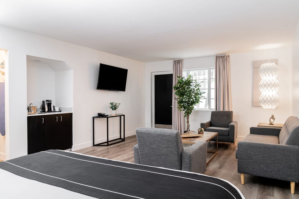 In-room safe, soundproofing, iron/ironing board, free internet