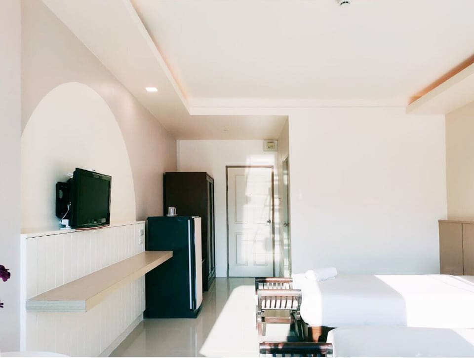 Standard Twin Room | Blackout drapes, free WiFi, bed sheets