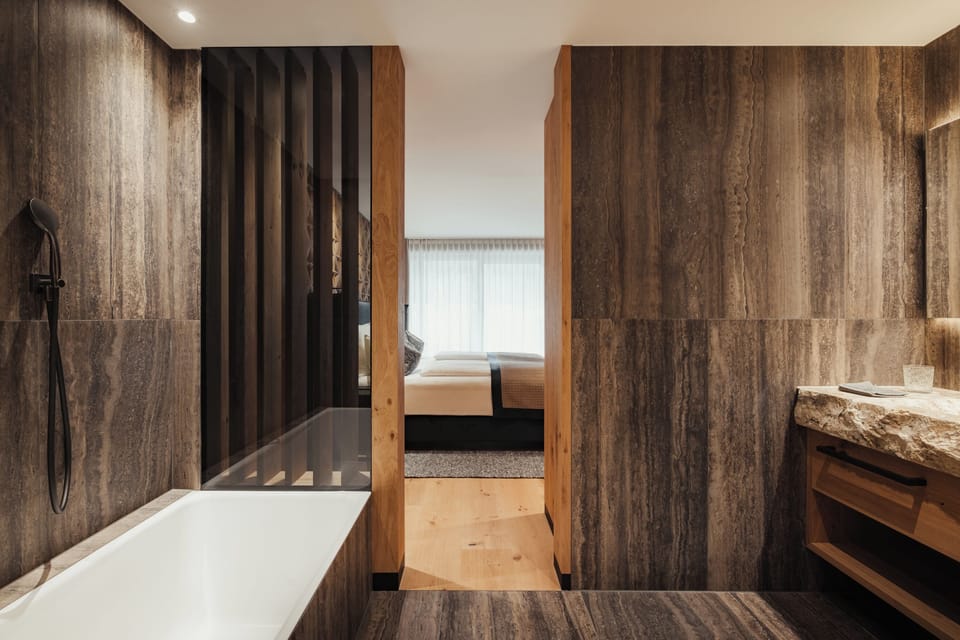 Signature Suite | Bathroom | Deep soaking tub, bathrobes, slippers, bidet