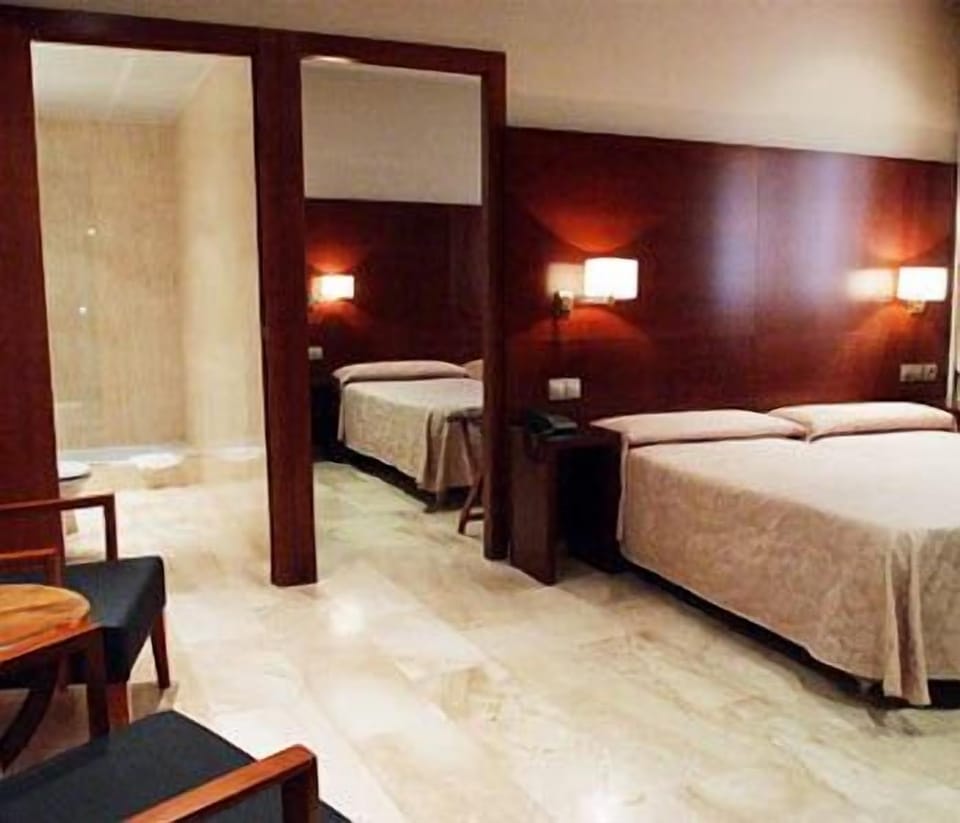 In-room safe, desk, free WiFi, bed sheets