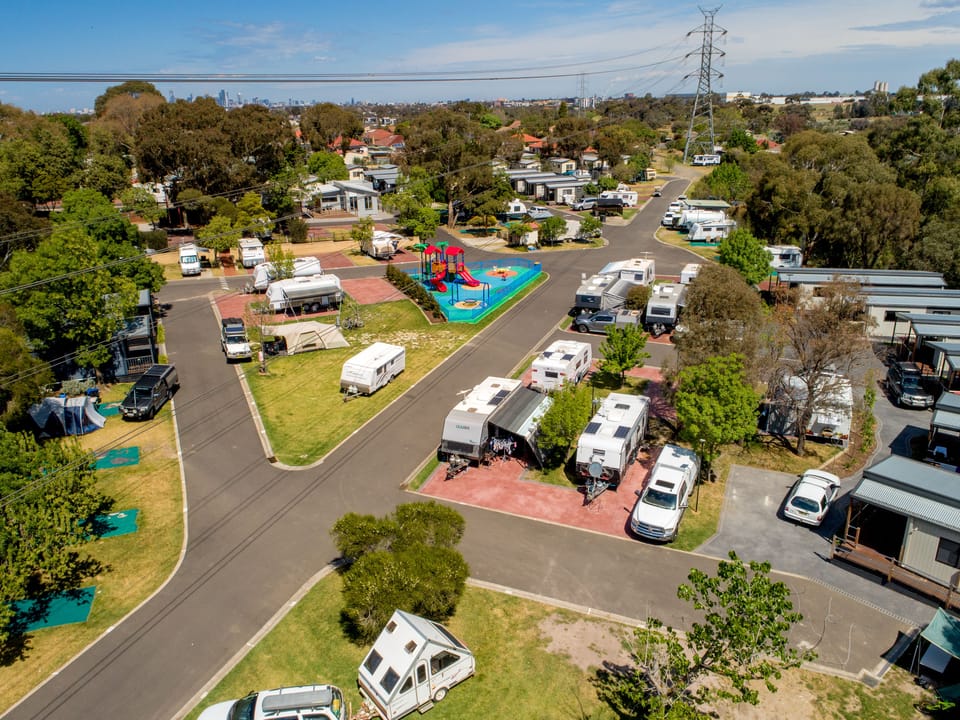 One Bedroom Cottage - Four Berth | Parking | Free self parking